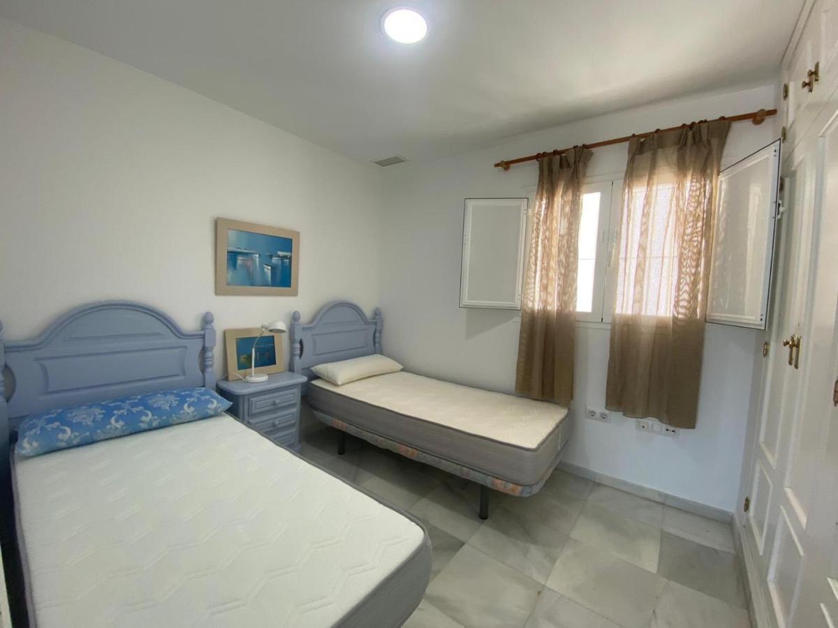 Arco Urta Apartment โกนิล เด ลาฟรอนเตรา ภายนอก รูปภาพ